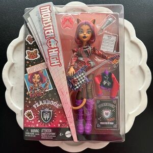 Monster High ~ Fearbook Toralei Doll with Accessories